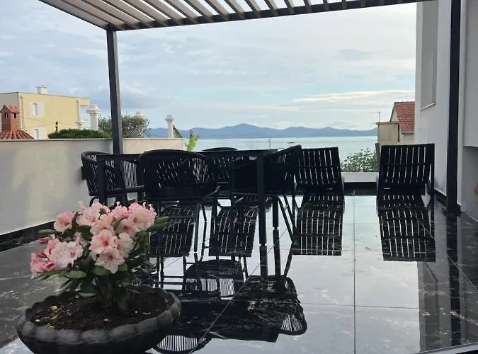 Superior アパート ザダル